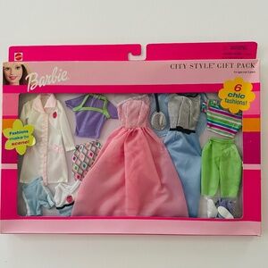 Barbie 2000 Vintage City Style Gift Pack Mattel
